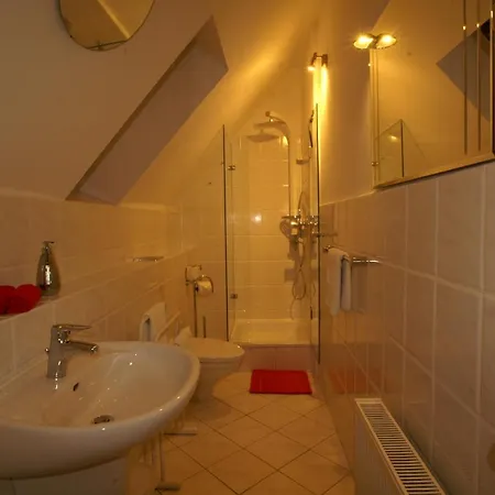 Δωμάτια σε οικογενειακή κατοικία Zur Schoenen Aussicht Schwielowsee